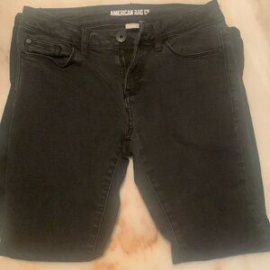 I am selling these low rises black skinny jeans